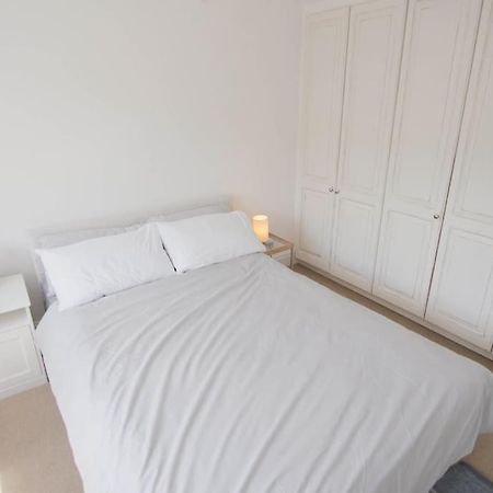 Secluded Central 2 Bed Flat 스트렛포드-어폰-에이본 외부 사진