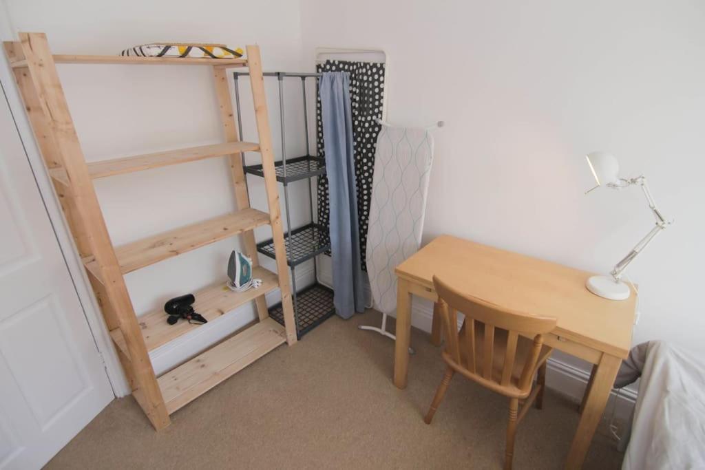 Secluded Central 2 Bed Flat 스트렛포드-어폰-에이본 외부 사진