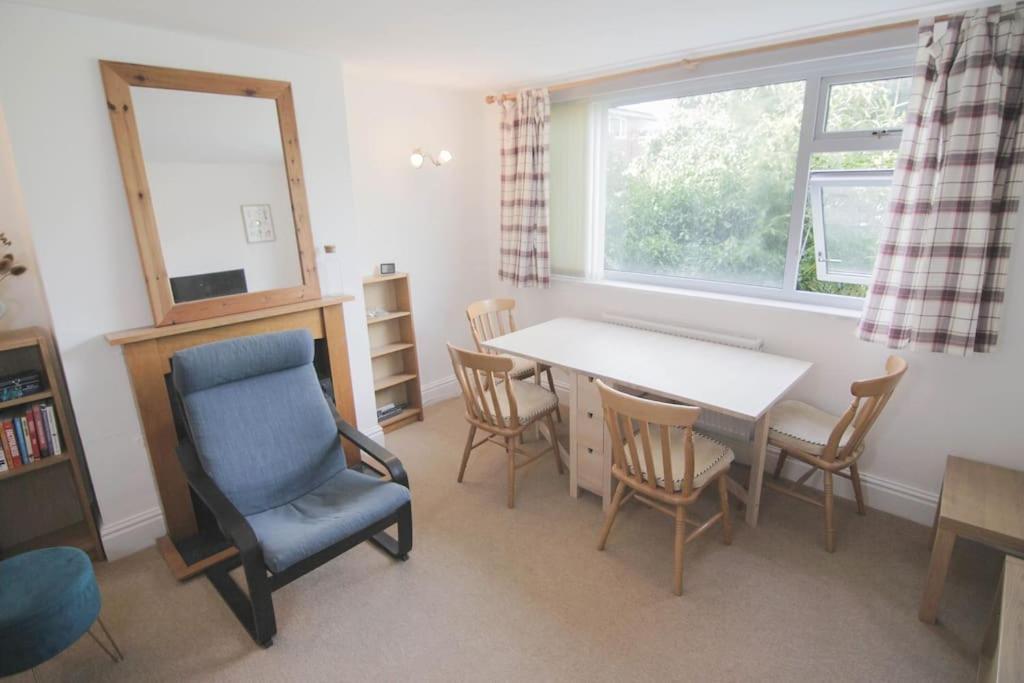 Secluded Central 2 Bed Flat 스트렛포드-어폰-에이본 외부 사진