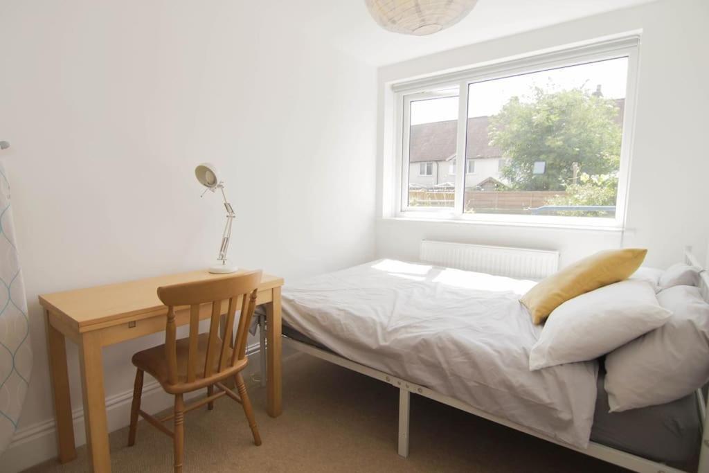 Secluded Central 2 Bed Flat 스트렛포드-어폰-에이본 외부 사진
